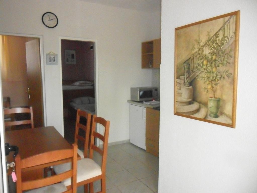 Apartments Villa Marija Gornji Karin Room photo